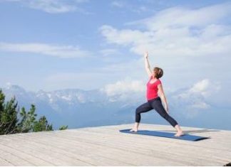 Sonnengruß: Yoga auf dem Berg
