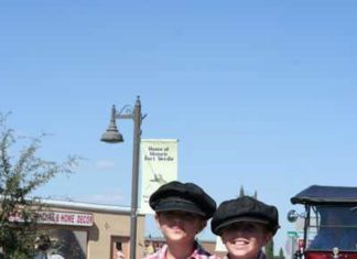 Stilechte amerikanische Unterhaltung während der Fort Verde Tage