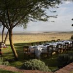 Kulinarische_Gensse_unter_freiem_Himmel_-_SingitaSasakwaLodge