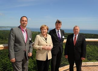 Rügen: Bundeskanzlerin weiht Naturerbe Zentrum RÜGEN ein