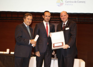 AIDA Cruises mit dem Award 2013 der Handelskammer Mallorca ausgezeichnet