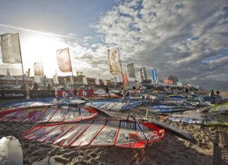 Sylt: Elite-Windsurfer treffen zum 30. Mal auf tückische Nordseewellen