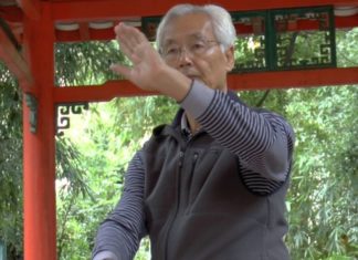 Tai Chi in den Gärten Macaus