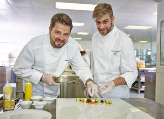 Beim „Chef’s Table“ den Interalpen-Cuisiniers über die Schulter schauen