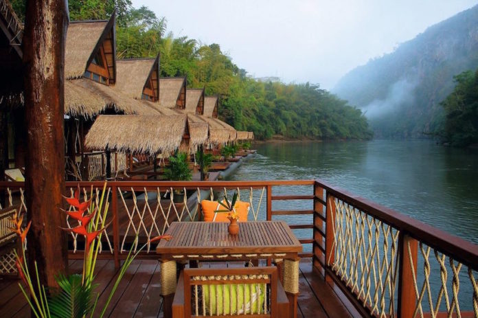 Floathouse Villa © Lotus Travel Service