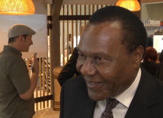 Der Botschafter von Uganda mit Appell an deutsche Touristen