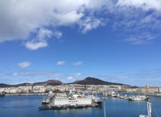 Fähre kracht im Hafen von Las Palmas / Gran Canaria in Hafenmauer! Ölteppich!