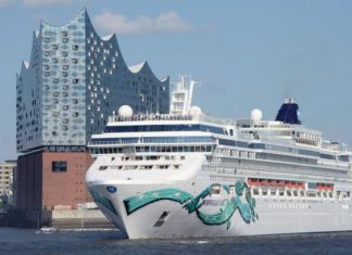 Die Norwegian Jade verabschiedet sich auf den Hamburg Cruise Days bis Juli 2018 aus der Hansestadt