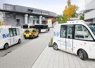 R+V und Fraport testen selbstfahrenden Shuttle am Flughafen Frankfurt