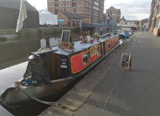 Das wohl schmalste Café Englands