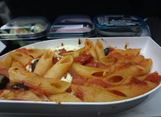 Turkish Airlines Abendessen Wien-Istanbul in der Economy Class