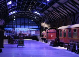 10-millionster Besucher in der Warner Bros. Studio Tour London