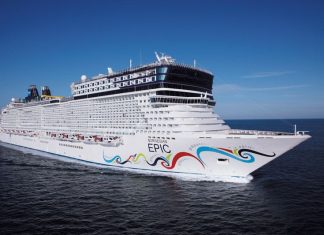 Die Original Band des King of Rock ’n’ Roll gemeinsam mit Priscilla Presley an Bord der Norwegian Epic
