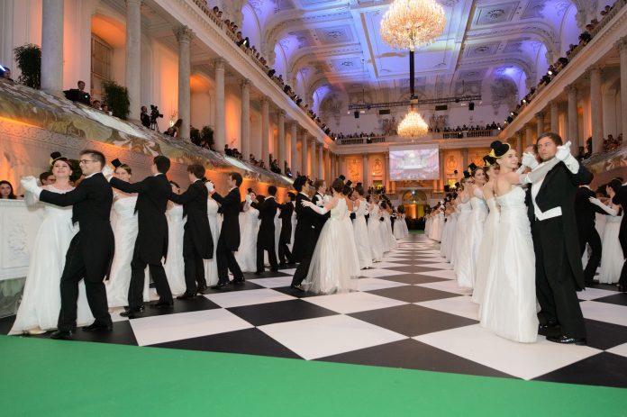 (C) RGE Media_Fête Impériale