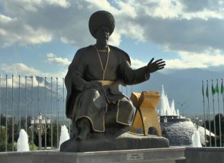 Spannend! City-Tour durch Aşgabat in Turkmenistan