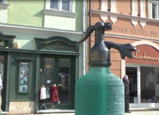 Sightseeing in Györ: HIER kommt die Sodawasserflasche her!