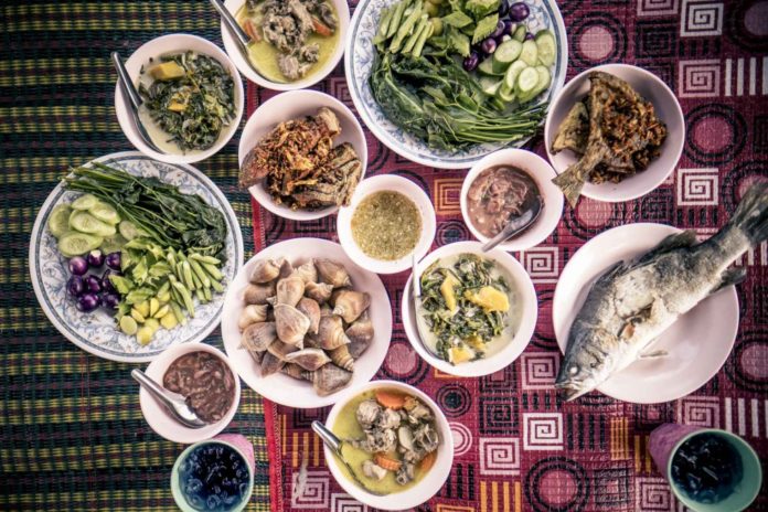 Sharing_is_caring_Koh_Yao_Yai_copyright_Foodboom-1024x683