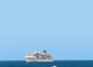 „MS EUROPA meets Sansibar 2018“: Poetry Award kürt prominente Dichter