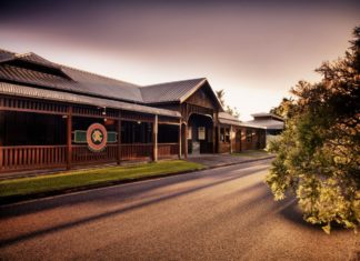 Australien: Aborigines-Kunst im Bahnhof