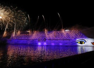 AIDAnova ist getauft in Papenburg!