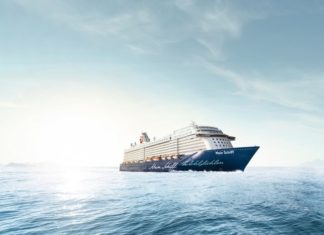 Carolin Niemczyk von Glasperlenspiel wird Taufpatin der neuen Mein Schiff 2