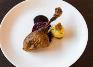 Gans für den guten Zweck: Kempinski Hotel Frankfurt bietet „Gans to go“ an