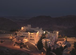 Das umfassend renovierte Mövenpick Nabatean Castle Hotel in Petra wieder geöffnet