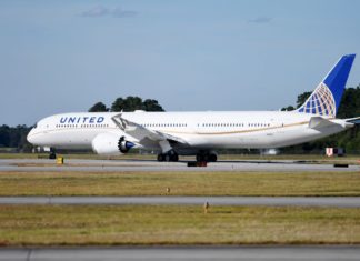 United Airlines führt Maskenpflicht an den Flughäfen ein