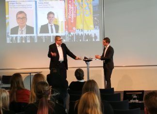 Jürgen Büchy gibt beim Karrieretag auf der CMT Tipps für junge Touristiker