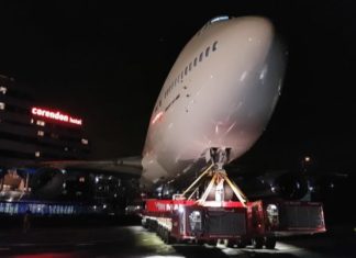 Die letzte Reise eines Jumbo Jets in Amsterdam
