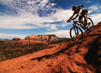 Sedona / Arizona dreht am Rad beim Mountainbike-Festival