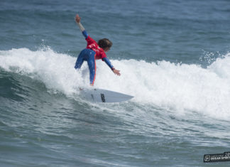 Portugal: Internationales Gipfeltreffen in der Brandung Surfer,