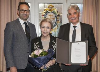 Naturhotel Waldklause: Edmund Auer als „Kommerzialrat“ ausgezeichnet