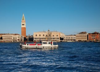 Schwimmendes Ferienhaus in Venedig: Mit Locaboat durch die Lagune