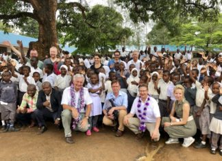 DERPART Delegation eröffnet Schule in Kenia