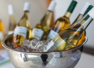 Weingenuss und guter Zweck: Vierter Weinmarkt im Schoppenhof