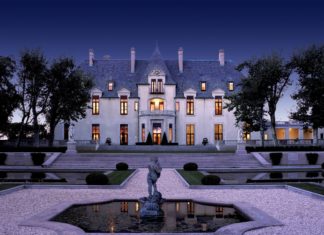 Wie sich ein Deutscher auf Long Island eines der größten Herrenhäuser der USA errichten ließ