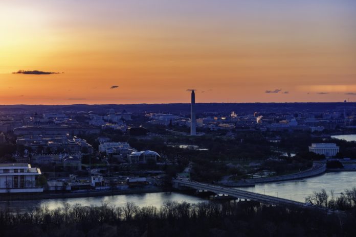 Blick vom CEB Observation Deck in Arlington auf Washington, DC