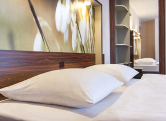 Gut gebettet in den AZIMUT Hotels – Nachhaltige Bettwäsche und verschiedene Kissen zur Auswahl