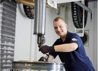 Rund 450 Auszubildende und dual Studierende starten 2019 bei der Lufthansa Group