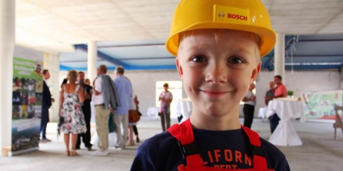 kinderhotel_grundstein