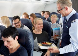 Tag der Currywurst: TUI fly spendierte Fast Food-Klassiker an Bord