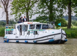 Hausbooturlaub unter Männern mit Locaboat Holidays – Abenteuer und Action inklusive