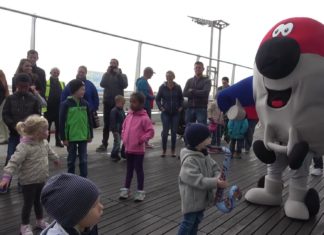 Am Frankfurter Flughafen waren gestern Kleine Helden und große Flieger unterwegs