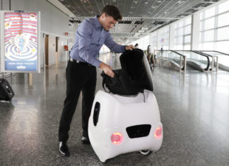 Gepäckservice und Navigation: Fraport und e-Novia testen autonomen Transportroboter YAPE