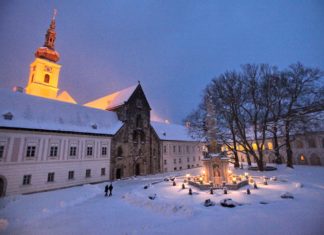Aufenthalte zur Weihnachtszeit und zu Silvester in Klöstern im Klösterreich: Weihnachten erleben in klösterlicher Stille