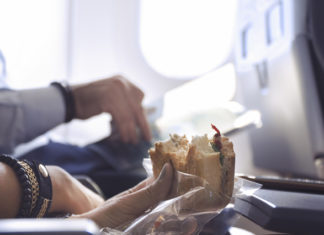 Verbraucherfrage: Darf man Essen ins Flugzeug mitnehmen?