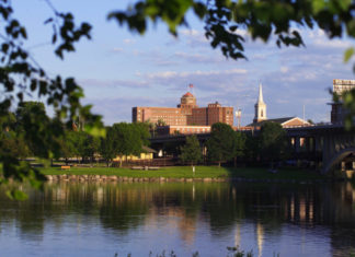 Neue kostenlose Reisebroschüre über Rockford / Illinois