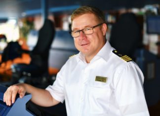 Eine Schule für Madagaskar: AIDAblu übergibt zu ihrem 10. Geburtstag Spende von 85.000 Euro