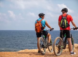 Geheime Bergwege, Kultstätten und Steilküsten Ibizas entdecken